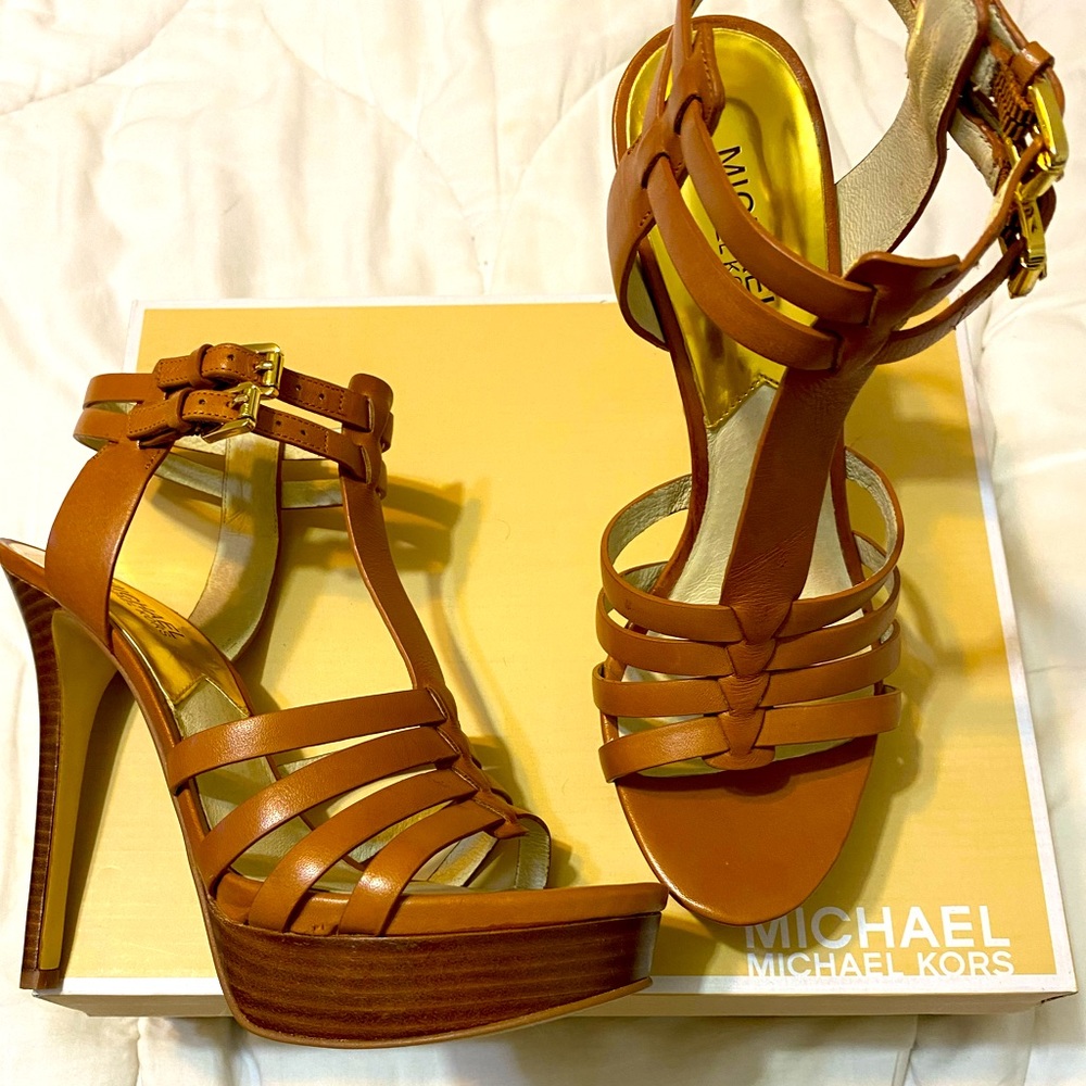 New. Never Worn Michael Kros Cognac colored Heels